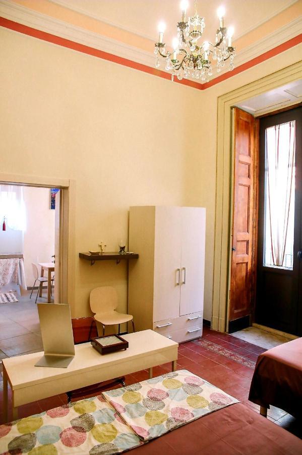 Center Street Apartment Катанія Екстер'єр фото